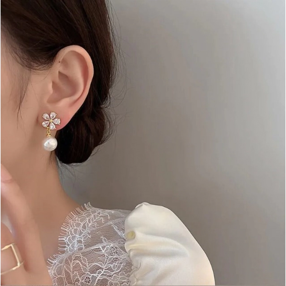 Korean Delicate Crystal Zircon Flower Pearl Stud Earrings For Women Elegant Temperament Wedding Earring Girls Fashion Jewelry
